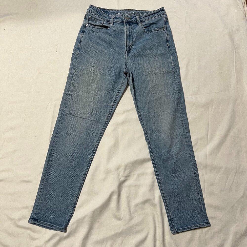 American Eagle Mom Jeans medium wash